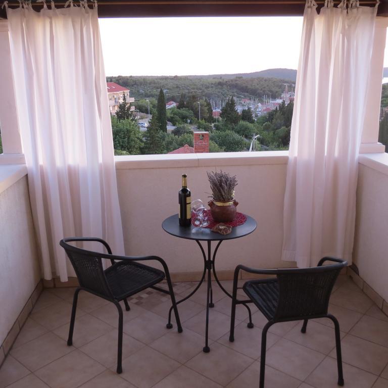 Apartmani Rita Milna  Exteriör bild